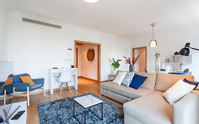 Central Orient Residence - Modern, Spacious And Sunny! By The River!